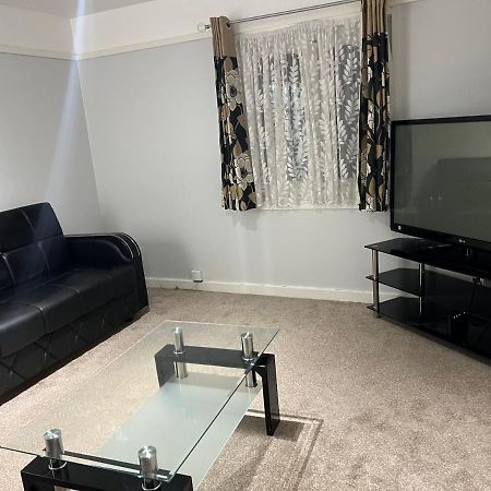 Cosy 2 Bedroom Flat Londyn Zewnętrze zdjęcie